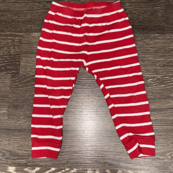 Carter’s Christmas pajama set with long sleeve cotton top and pants - Picture 4 of 5